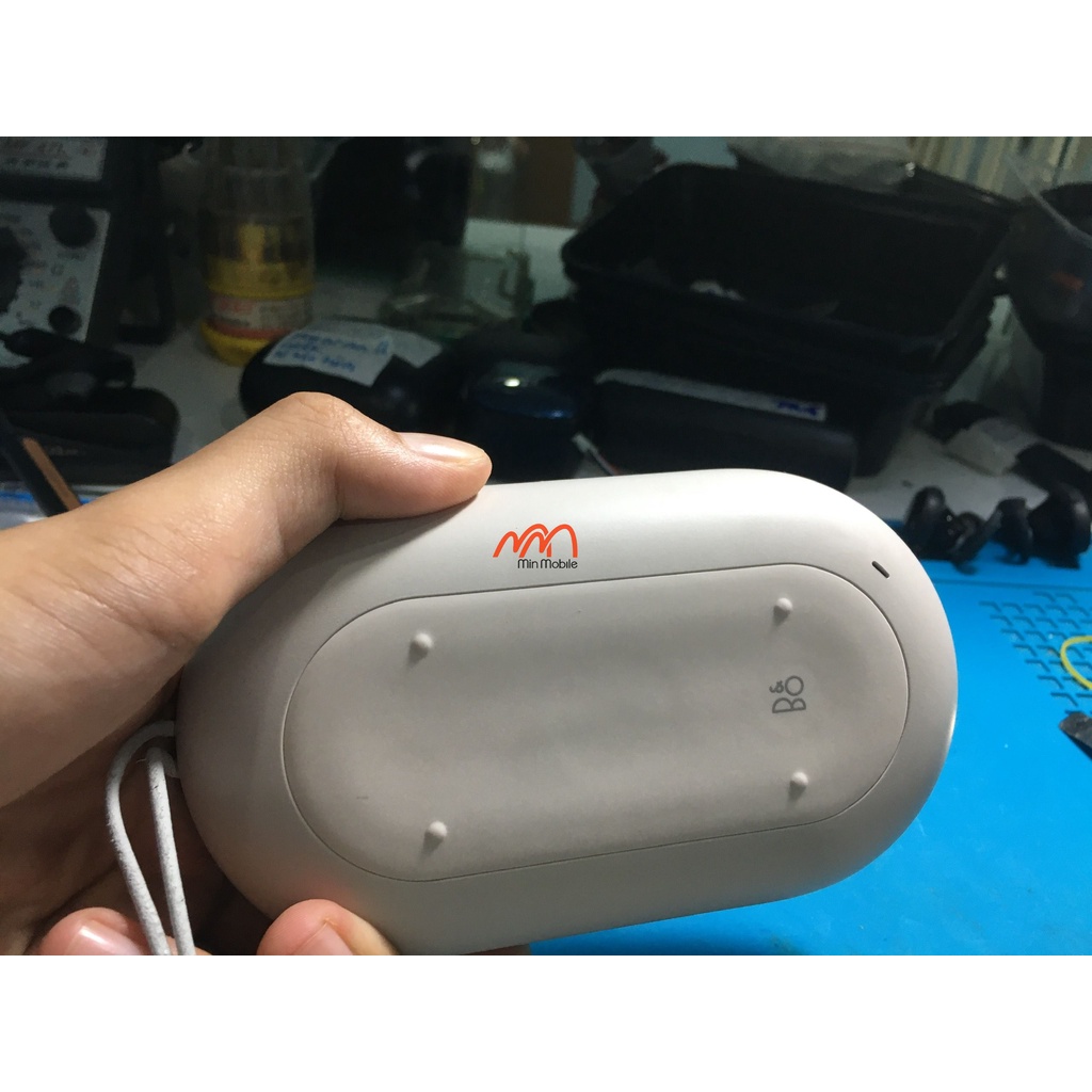 Thay pin loa Bang & Olufsen Beoplay P2