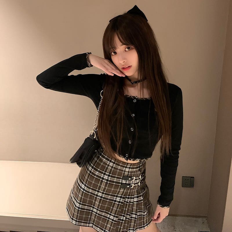 Set áo tay dài và váy CARO IU thích hợp đi chơi