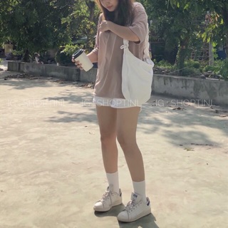 Áo phông xẻ vạt