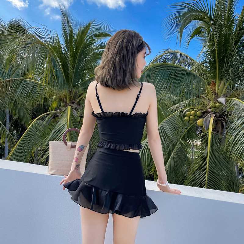 Set đồ bơi hai mảnh phong cách Hàn Quốc dành cho nữ