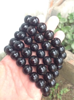 Vòng đeo tay sh đen ( dương —biển )
