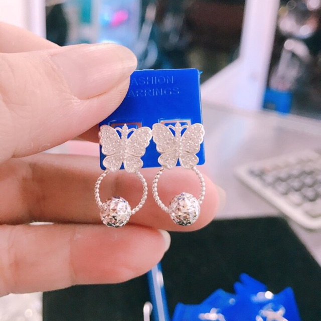 Khuyên tai hình bướm cầu bạc ta phay sáng