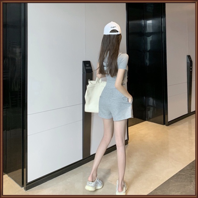 Set Đồ Thể Thao 2 Món Gồm Áo Cotton Pha Có Mũ Trùm Tay Ngắn Và Quần Short Thể Thao Cho Nữ