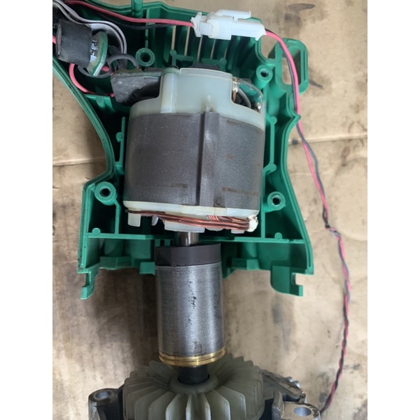 Cưa kiếm hitachi 18v ko chổi than