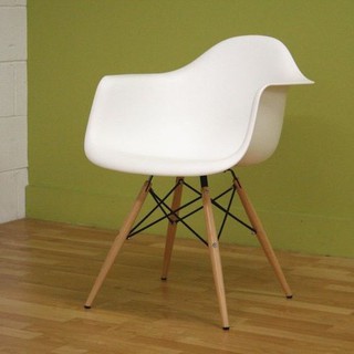 Ghế eames có tay J1