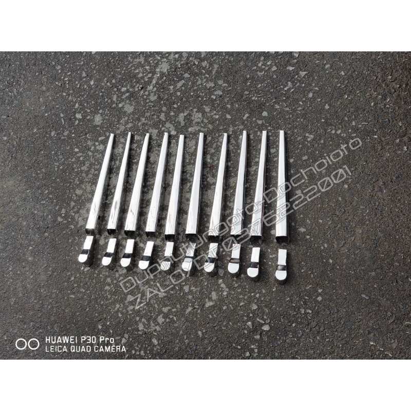 Ốp cần gạt mưa HINO 500 bằng INOX 304.