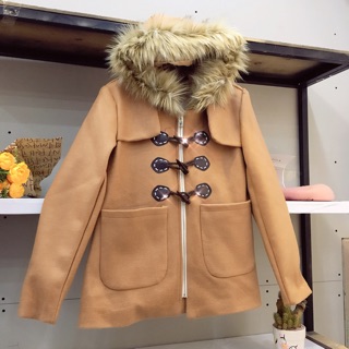 Áo dạ khuy sừng