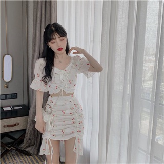 Set áo croptop + váy hoạ tiết cherry