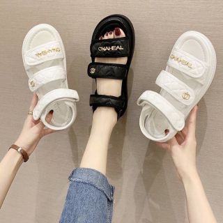 Xăng đan học sinh quai dán đế bằng 2 phân.