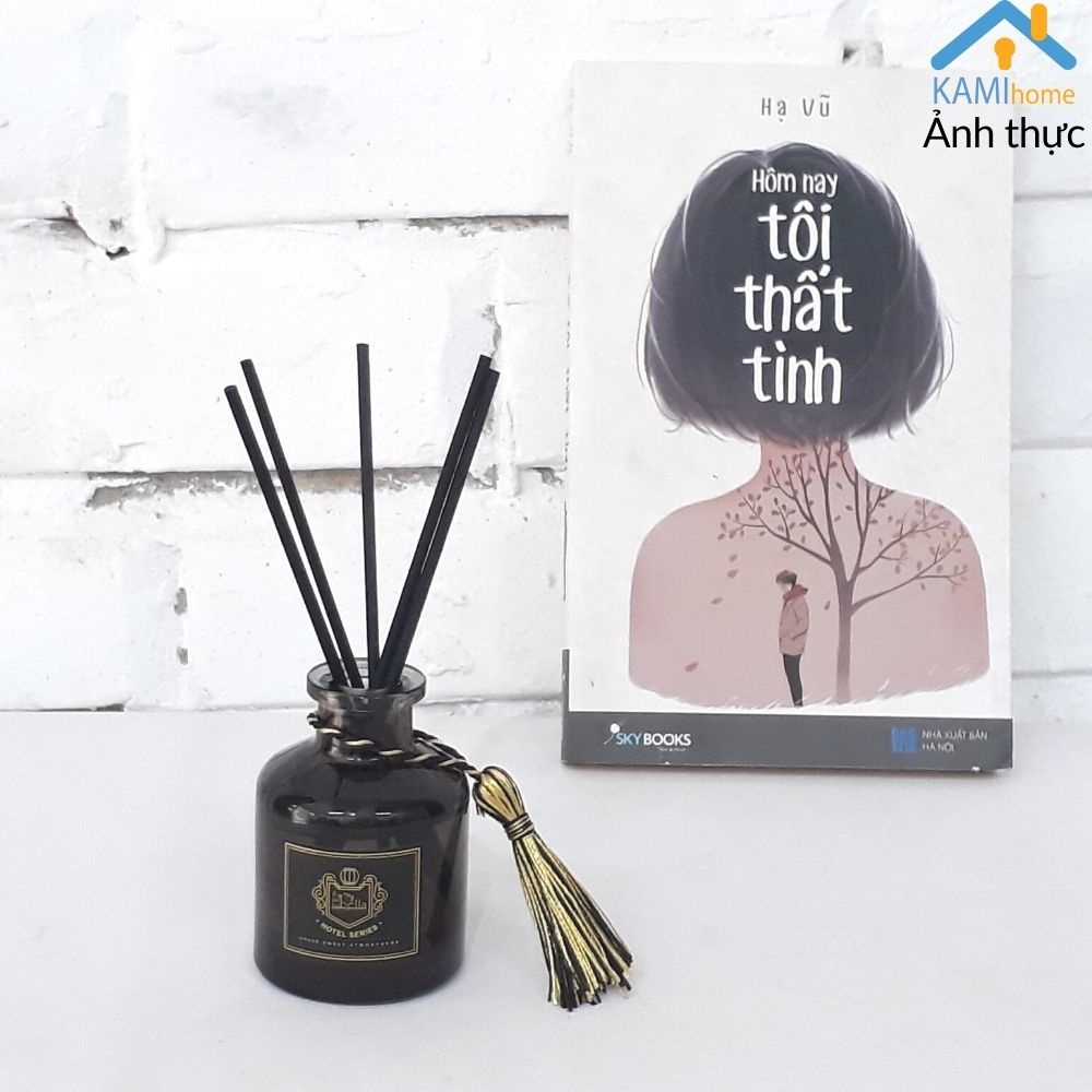 Tinh dầu thơm phòng khách sạn và spa dùng que khuếch tán Chai thủy tinh 50ml KM25012
