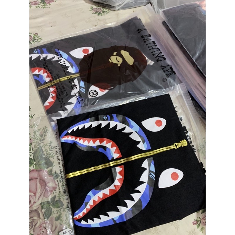 - Áo Bape Shark Zip Gold