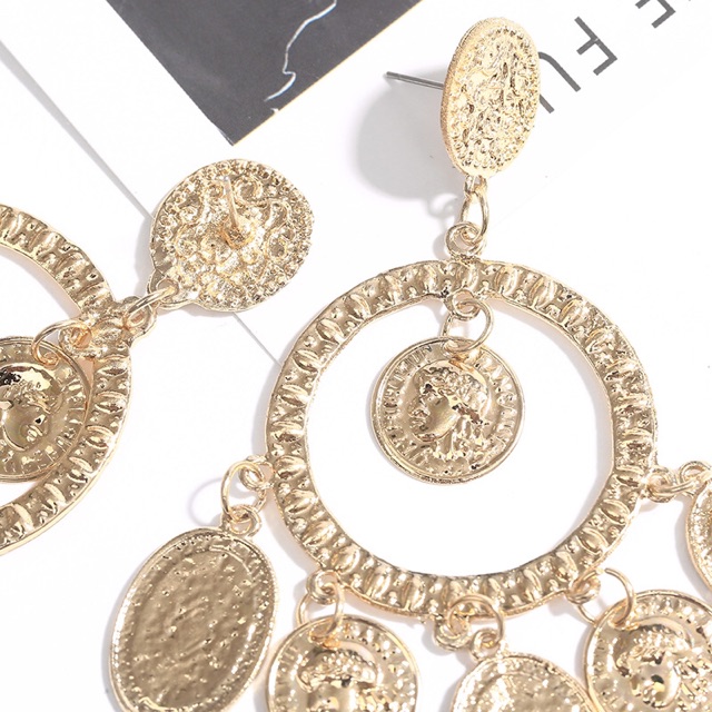 Hoa tai phong cách âu mỹ