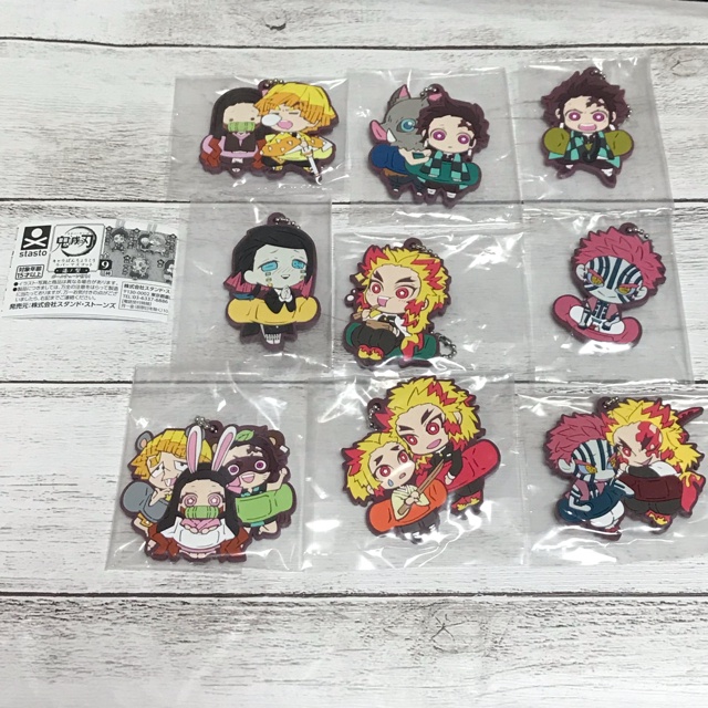 Móc Khóa Cao Su Thanh Gươm Diệt Quỷ Version Băng Dán Chính Hãng STASTO