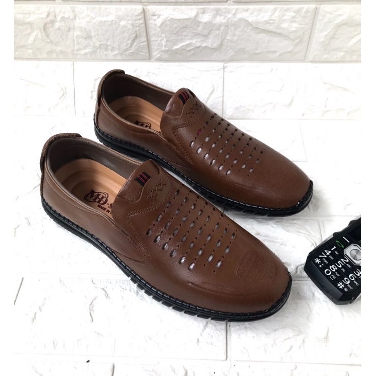 [ Rẻ vô địch] Giày lười nam da bò cao cấp..đế cao su dẻo..có lổ thoáng mát..mã LC04..màu vàng bò..Mẫu hót nhất hiện nay