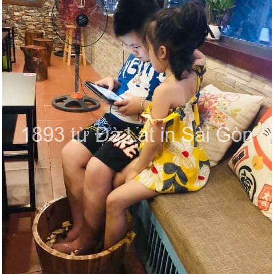 Muối ngâm chân thảo mộc Đà Lạt 1893 giúp ngủ ngon, hỗ trợ các bệnh lí về chân | BigBuy360 - bigbuy360.vn