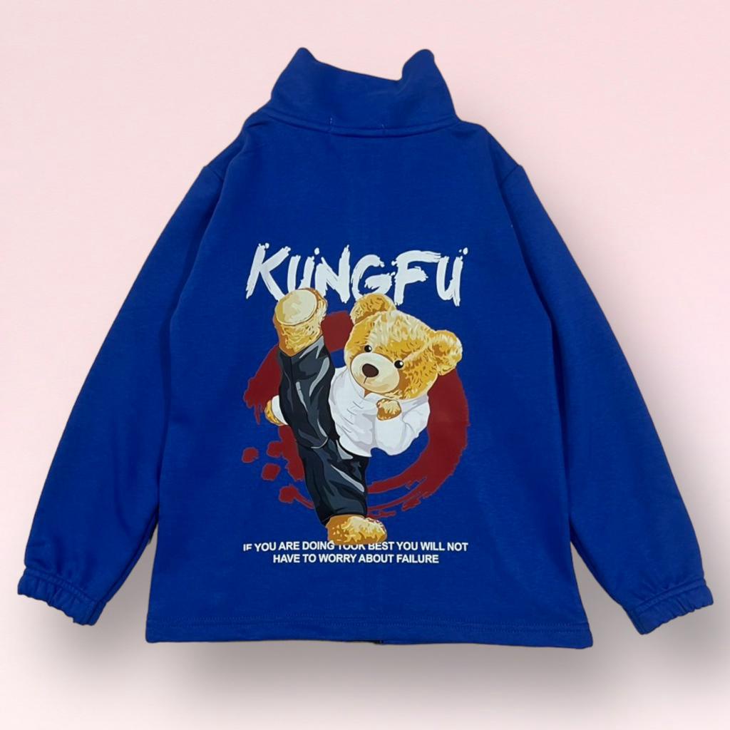 Áo khoác dây kéo bé trai mùa hè Con Xinh hình in gấu KUNG.FU, thời trang cho bé từ 13 đến 50kg