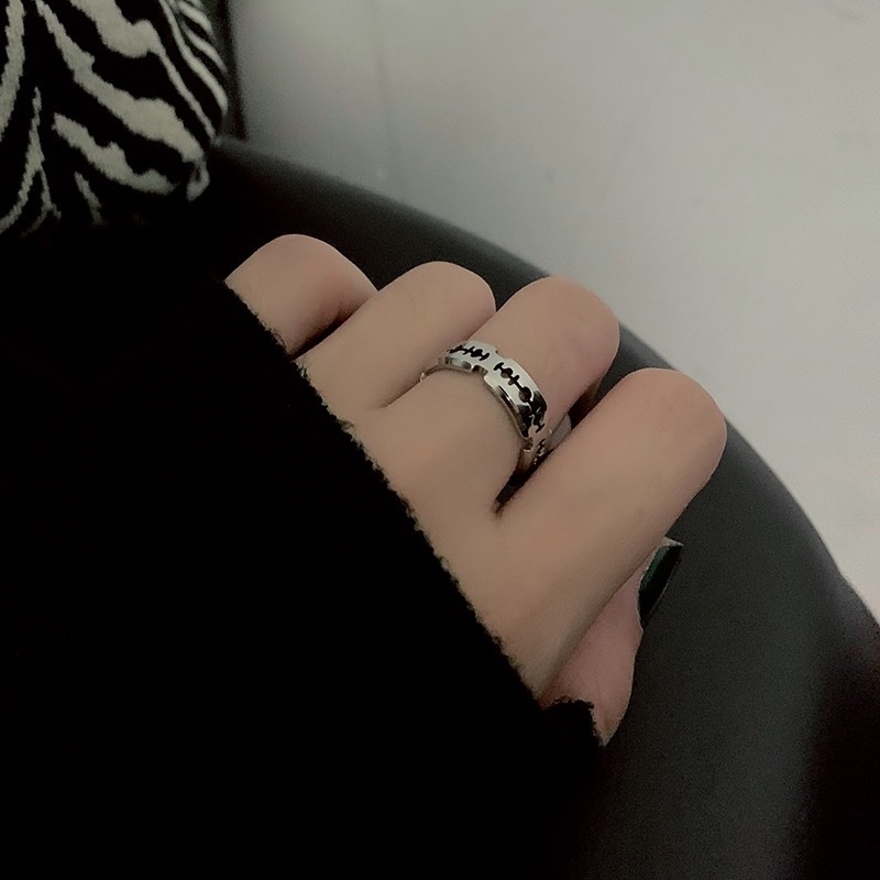 Nhẫn hình lưỡi 6mm bằng thép không gỉ thời trang hoàn toàn mới, nhẫn nam và nữ bằng thép titan phong cách retro.