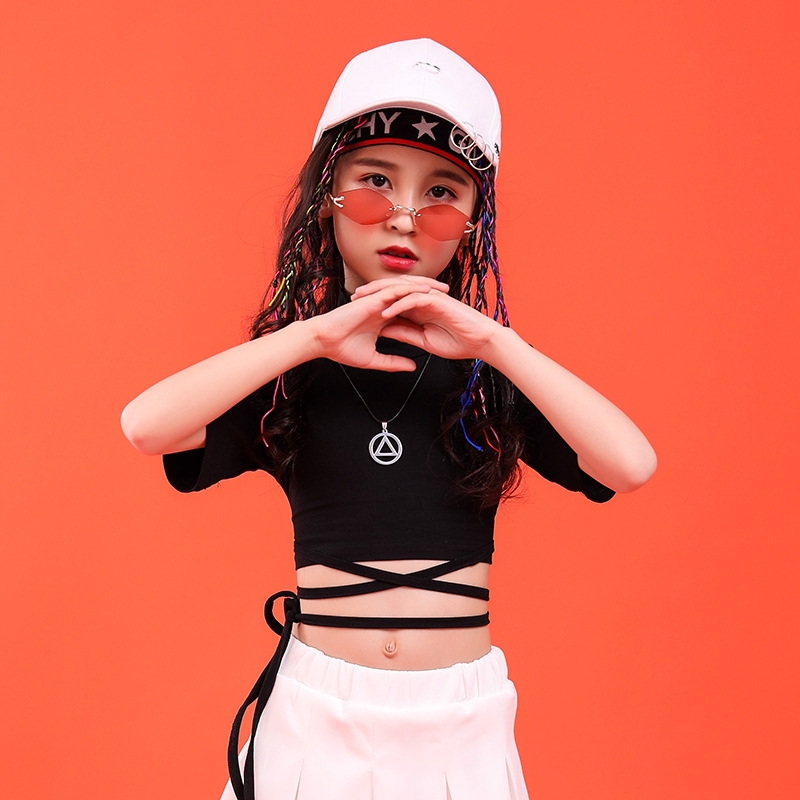 Bộ trang phục biểu diễn phong cách hip hop dành cho bé