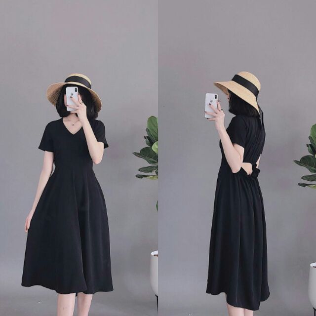 Đầm cut out đen