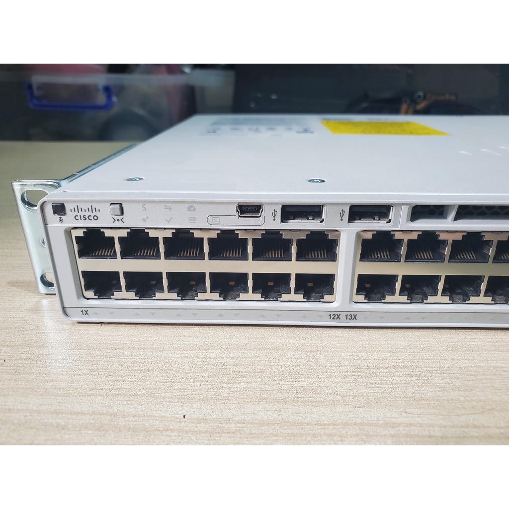 Cisco C9200L-48T-4G-E | Bộ Chuyển Mạch Layer2, 48x RJ45 10/100/1000, 04x SFP GE.