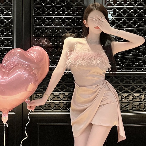 Đầm Satin Cao Cấp Ôm Dáng Không Tay Cổ Tròn Phối Lông Vũ Thời Trang Mùa Hè Kiểu Pháp Gợi Cảm Hàng Mới Dành Cho Bạn Nữ