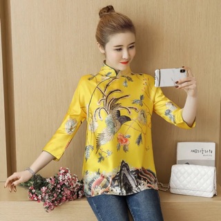 Áo sườn xám tay lỡ thêu hoa sang trọng