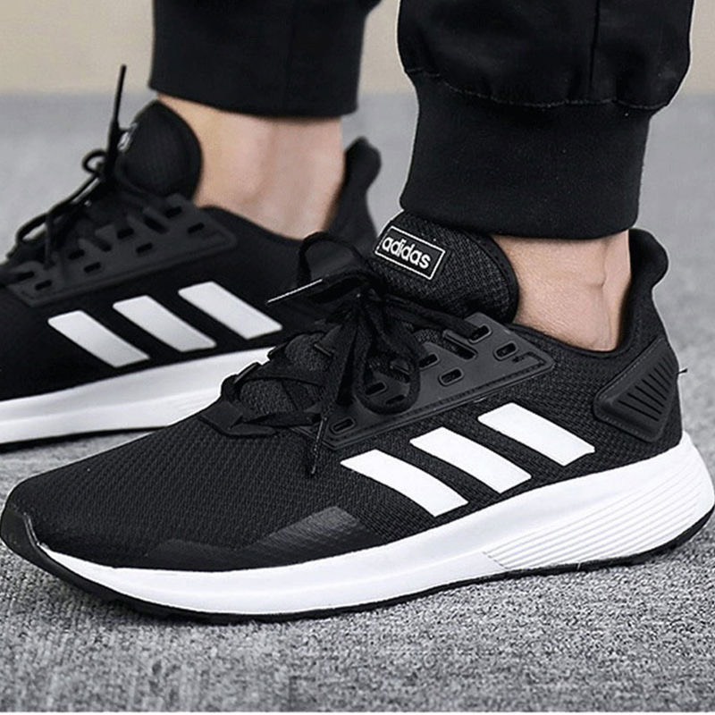 Giày adidas chính hãng