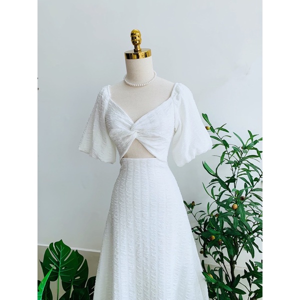 Đầm váy xoắn ngực hở eo tay phồng đi tiệc dạo phố