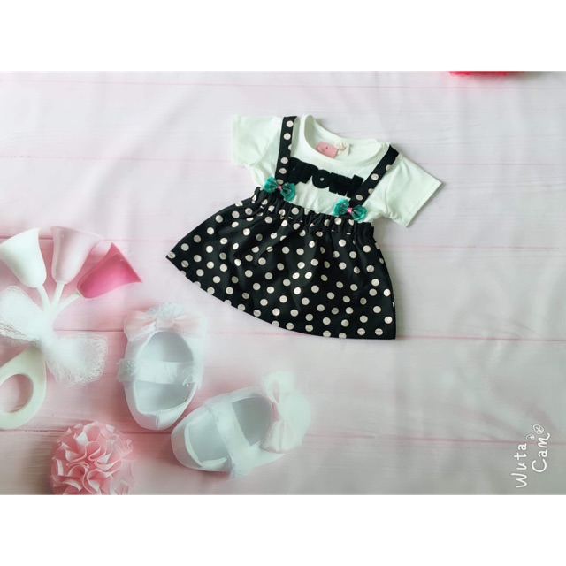 Váy giả yếm bé gái