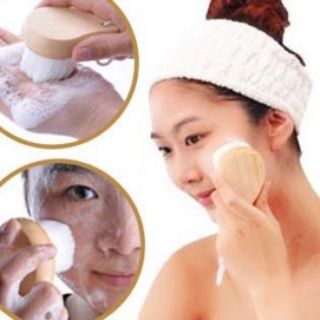 Cọ rửa mặt cán gỗ Hàn Quốc