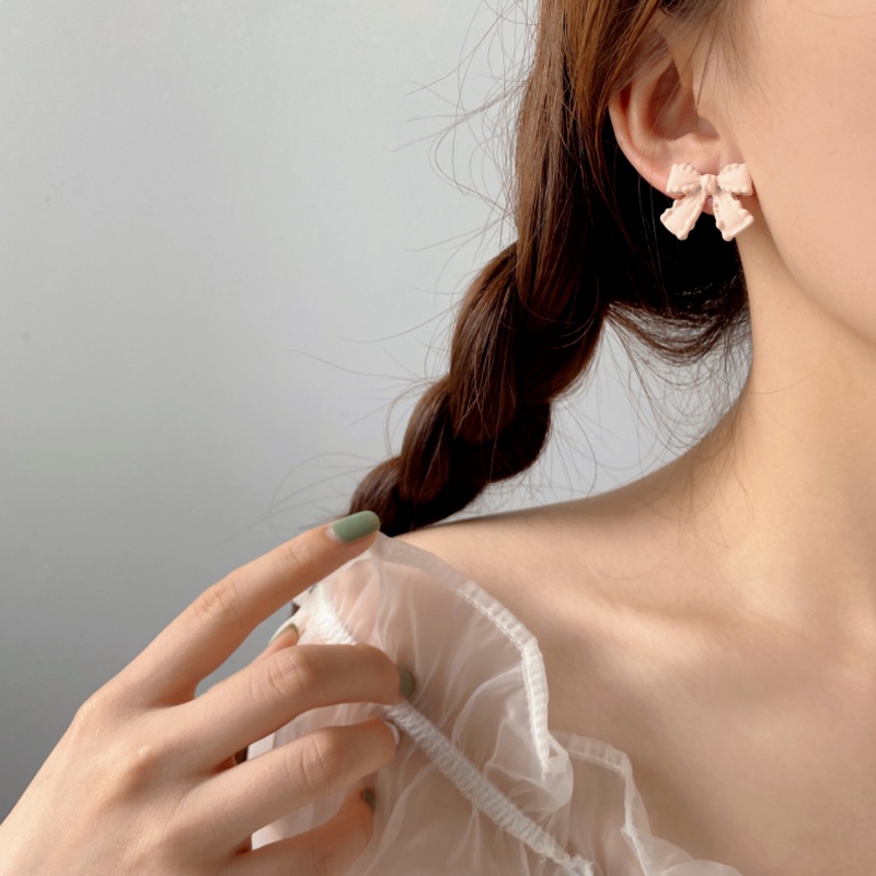 Đôi bông tai hình nơ bằng nhựa resin màu trắng/ hồng thanh lịch dành cho nữ