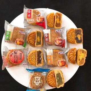 Bánh trung thu 1kg mix nhiều vị.