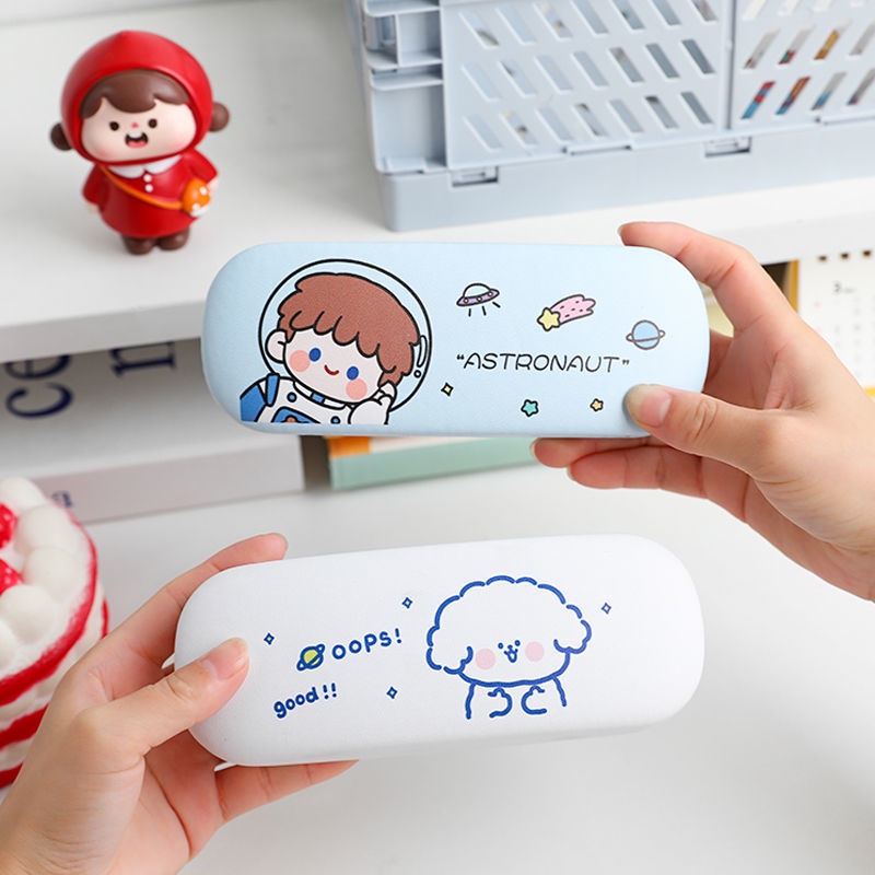 Hộp đựng kính mắt xịn sò - UniLabel