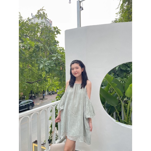 Váy yếm khoét bông