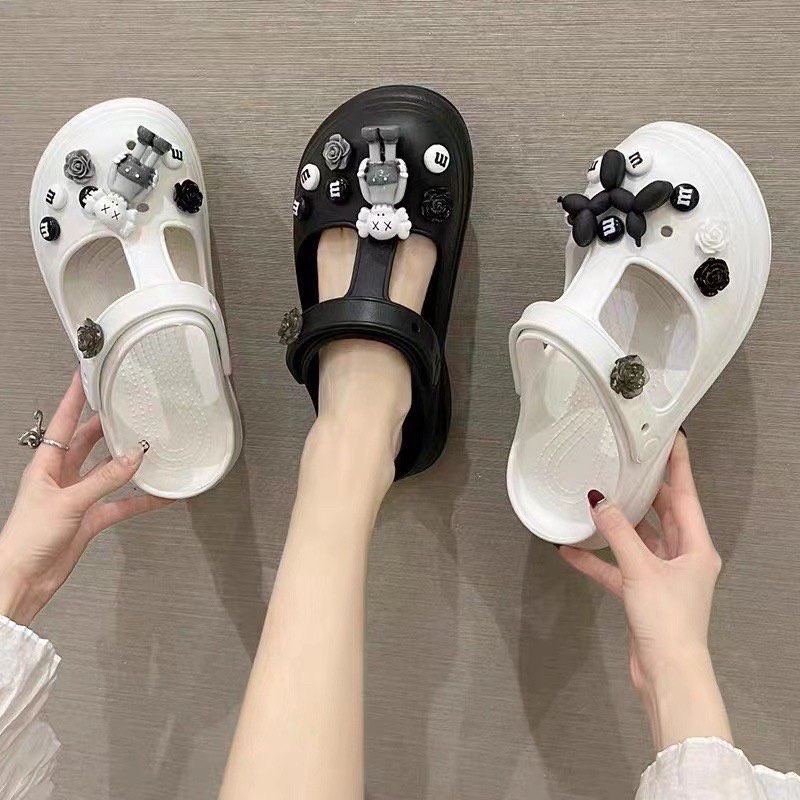 Giày RỌ gấu bearbrick (kèm video hàng thật)