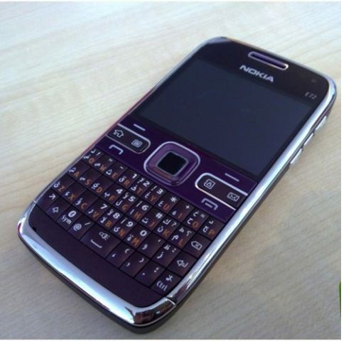 Nokia E72 chính hãng tồn kho mới 99%