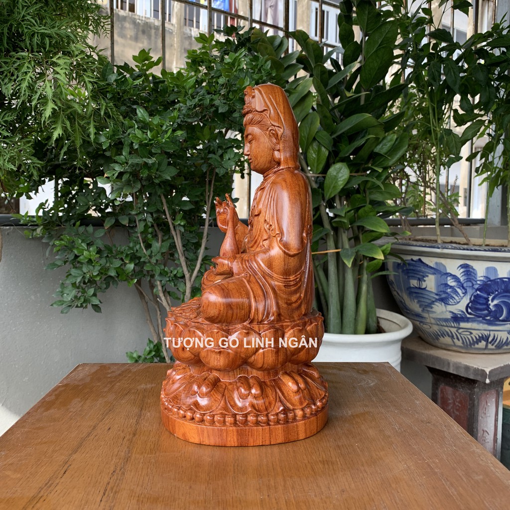 Tượng phật bà quan âm gỗ hương cao 30 (Cao 30, vuông 15 cm)