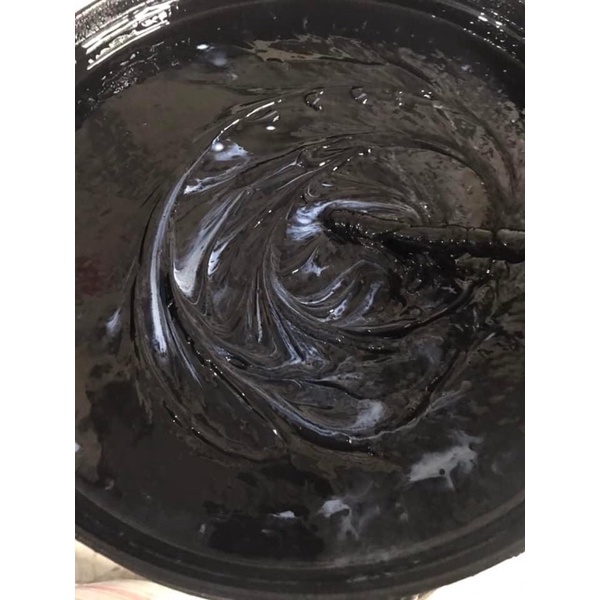 1Kg sơn sần sơn bằng con lăn màu đen. không cần pha thêm gì cứ vậy lăn