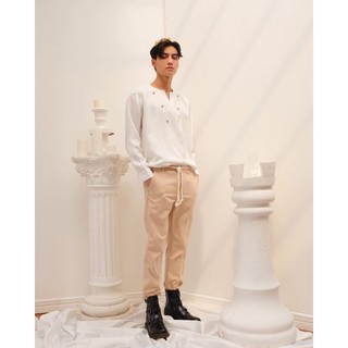 ÁO CỔ V PHỐI NÚT GOLD “PRINCE”