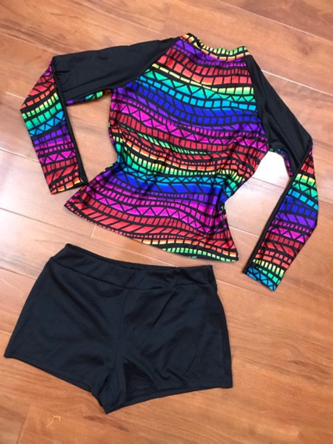 Set bơi dài tay họa tiết thổ cẩm | BigBuy360 - bigbuy360.vn