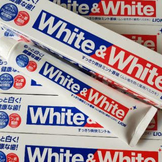Kem đánh răng white and white Lion 150g