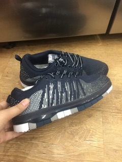 Giày thể thao size 37