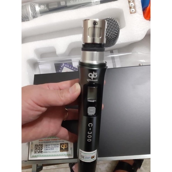 QT Acoustic C300 - Micro hát karaoke hay, giá rẻ, chống hú tốt, có tự ngắt