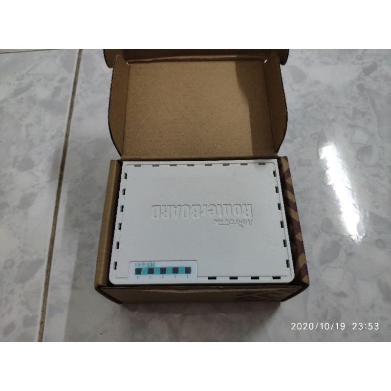 Thiết bị cân bằng tải microtik 750gr3 đã qua sử dụng full box