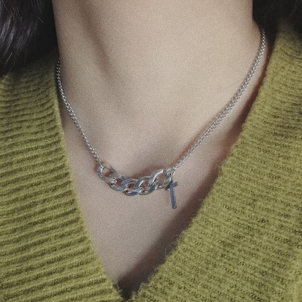 Vòng cổ choker mặt hình thánh giá cá tính thời trang