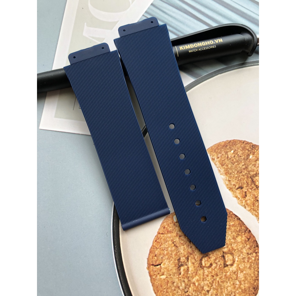 Dây đồng hồ Hublot nam cao su xanh size 42 tặng kèm đồ thay dây