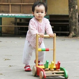 Xe gỗ tập đi