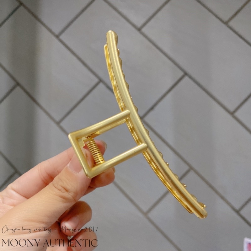 Kẹp tóc kim loại nhÂn tạo hot trend