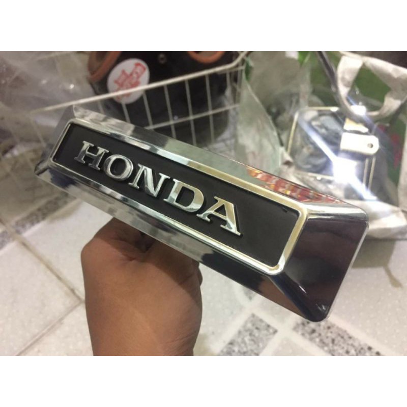 Logo Honda lắp phuộc trước xe Honda67 CD50s CL50s