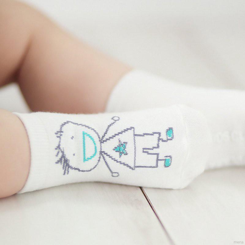 Đôi vớ họa tiết hoạt hình dễ thương sành điệu cho bé